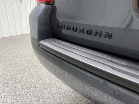 Used 2020 Chevrolet Suburban Premier AWD/4WD image 9