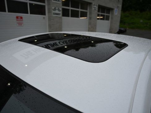 Used 2025 Honda Accord Sport image 9