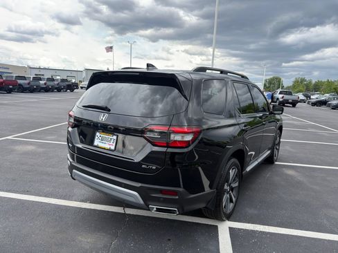 Used 2025 Honda Pilot Elite image 8