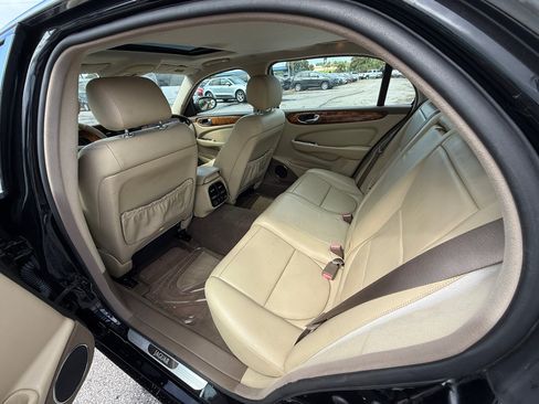 Used 2005 Jaguar XJ8 image 10