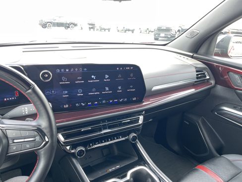 Certified 2024 Chevrolet Traverse RS AWD/4WD image 16