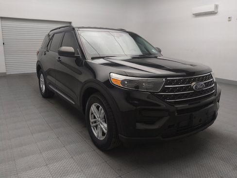 Used 2022 Ford Explorer XLT image 13