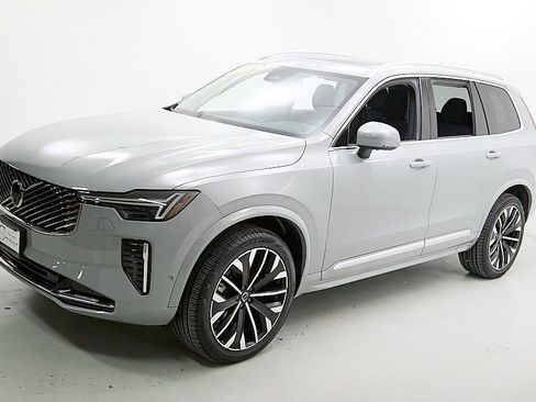 New 2026 Volvo XC90 B6 Plus w/ Protection Package Premier image 6
