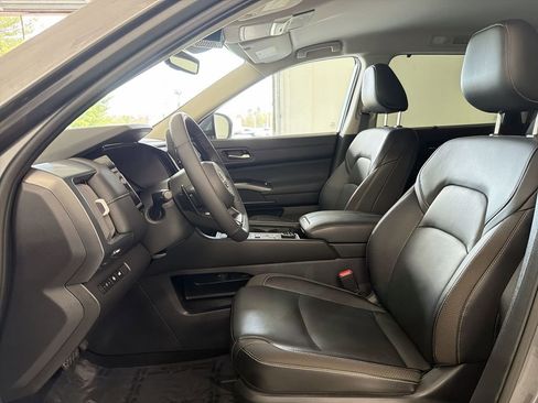 Certified 2025 Nissan Pathfinder SL AWD/4WD image 23