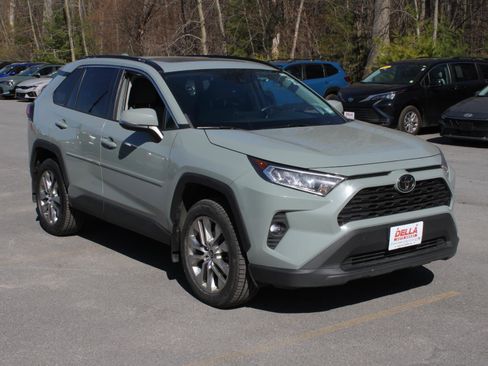 Used 2021 Toyota RAV4 XLE Premium AWD/4WD image 3