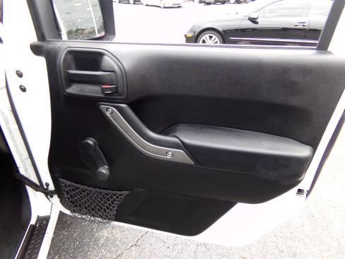 Used 2015 Jeep Wrangler Sport AWD/4WD image 23