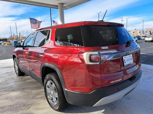 Used 2019 GMC Acadia SLE w/ LPO, Black Accent Package image 4