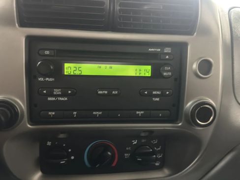 Used 2011 Ford Ranger XLT RWD image 12