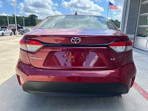Used 2025 Toyota Corolla LE FWD image 6