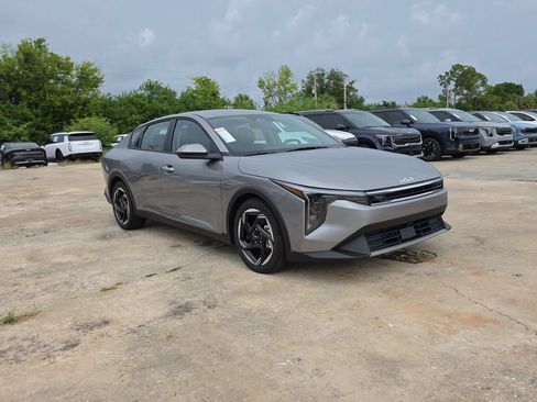 New 2026 Kia K4 EX FWD image 2