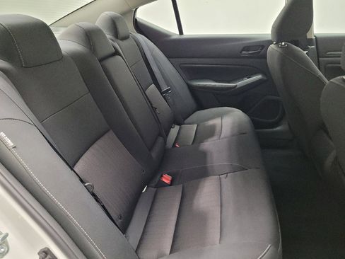 Used 2025 Nissan Altima 2.5 SV FWD image 19