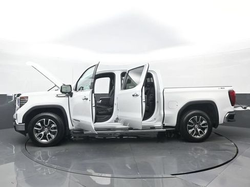 Used 2024 GMC Sierra 1500 SLT AWD/4WD image 34