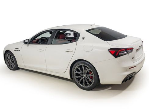 Used 2022 Maserati Ghibli Modena Q4 image 4