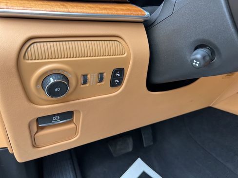 Used 2023 Jeep Grand Wagoneer Series III AWD/4WD image 13
