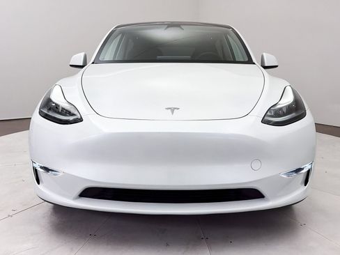 Used 2024 Tesla Model Y Long Range AWD/4WD image 11
