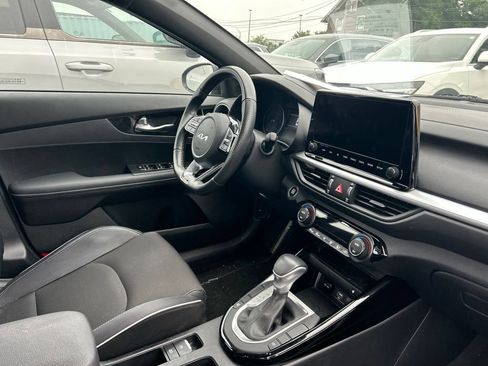 Used 2024 Kia Forte GT-Line w/ GT-Line Premium Package FWD image 9