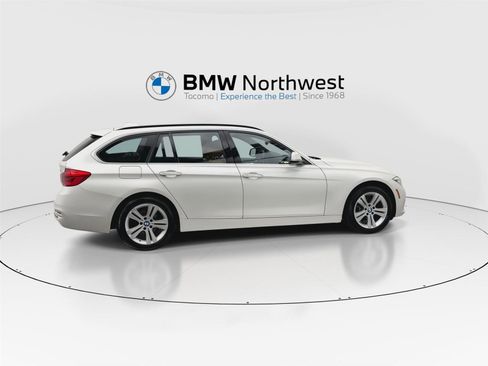 Used 2019 BMW 330i xDrive Wagon w/ Premium Package AWD/4WD image 4