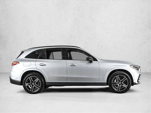 Certified 2025 Mercedes-Benz GLC 300 4MATIC image 4