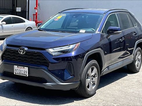 Used 2024 Toyota RAV4 XLE AWD/4WD image 3