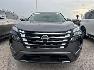 Used 2025 Nissan Rogue SL FWD video 2