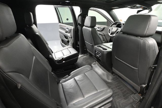 Used 2022 Chevrolet Suburban LT w/ Luxury Package AWD/4WD image 41