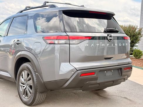 Used 2022 Nissan Pathfinder SV w/ Cargo Package AWD/4WD image 6