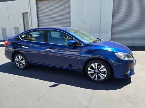 Used 2019 Nissan Sentra SV w/ Special Edition Package FWD image 4