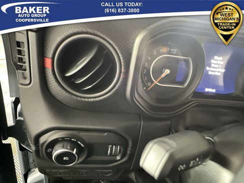 Used 2025 Jeep Wrangler Unlimited Rubicon image 19