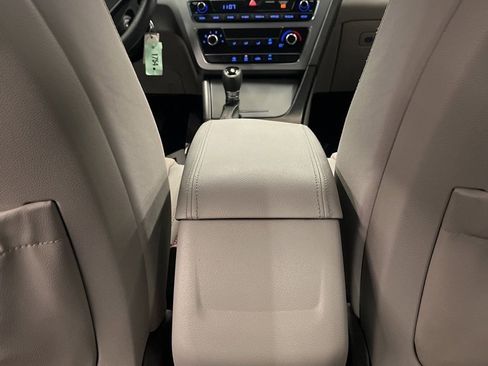 Used 2016 Hyundai Sonata SE w/ Cargo Package image 30