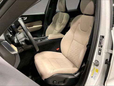 Certified 2026 Volvo XC60 B5 Plus w/ Protection Package Premier AWD/4WD image 20