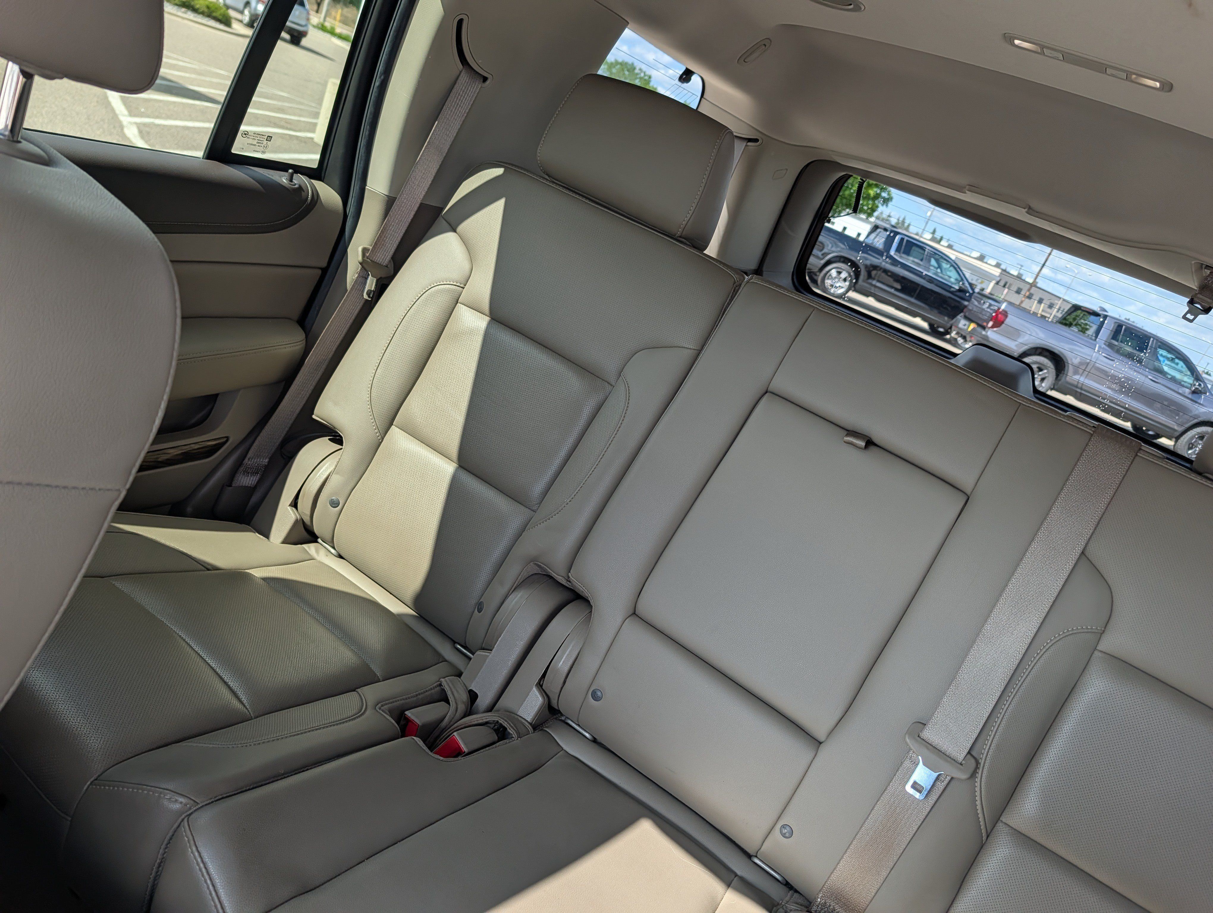 Used 2015 GMC Yukon SLT w/ Open Road Package AWD/4WD image 12