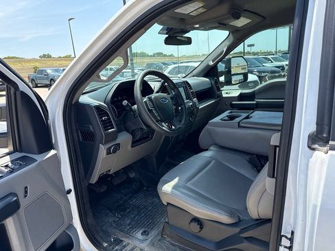 Used 2022 Ford F250 XL w/ Power Equipment Group AWD/4WD image 21