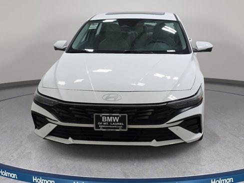 Used 2024 Hyundai Elantra Limited FWD image 3