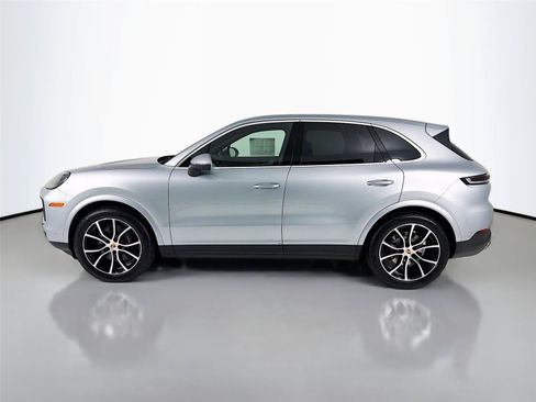 New 2026 Porsche Cayenne AWD/4WD image 2