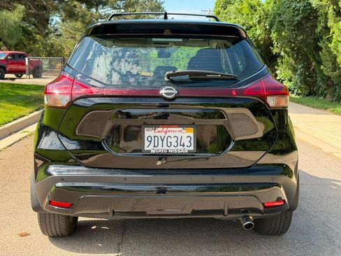 Used 2023 Nissan Kicks SV w/ Interior Electronics Package FWD image 5