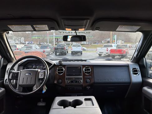 Used 2011 Ford F350 Lariat w/ Lariat Interior Pkg image 13