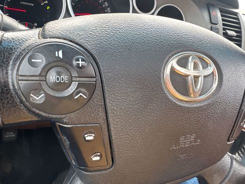 Used 2012 Toyota Tundra Limited image 26