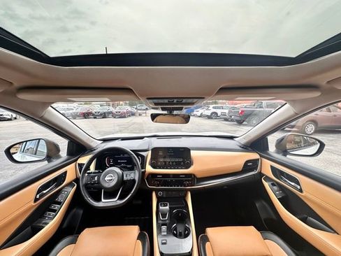 Certified 2022 Nissan Rogue Platinum w/ Head-Up Display Package image 31