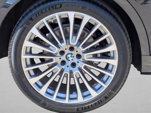 Used 2023 BMW X7 xDrive40i w/ Premium Package AWD/4WD image 24