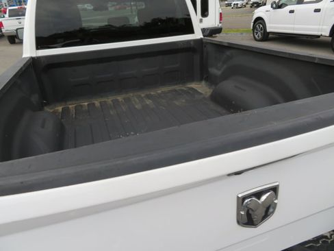 Used 2022 RAM 1500 Tradesman w/ Chrome Appearance Group image 5