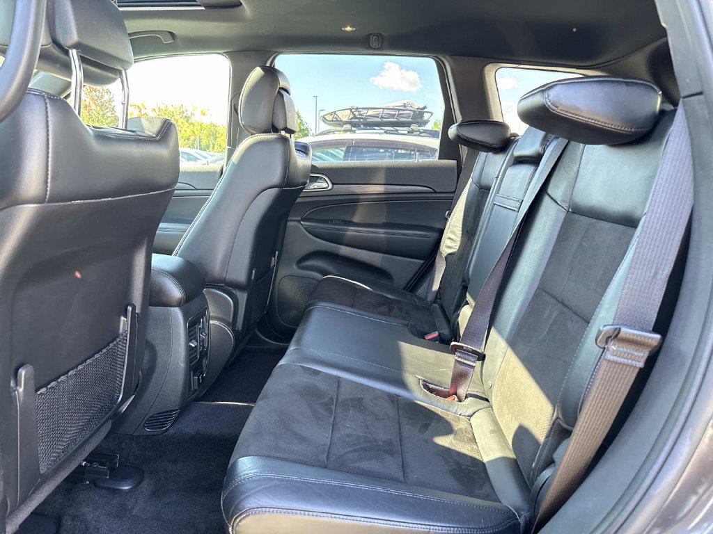 Used 2019 Jeep Grand Cherokee Altitude AWD/4WD image 11