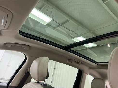 Used 2025 Lincoln Nautilus Reserve image 19