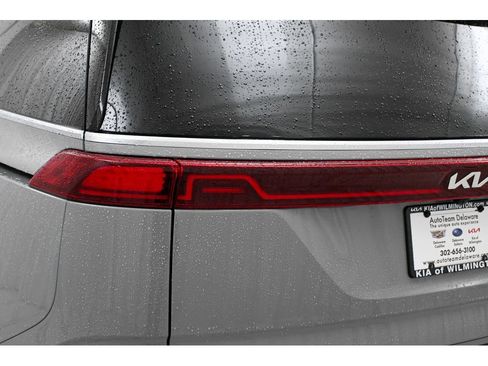 Used 2022 Kia Carnival SX Prestige image 24