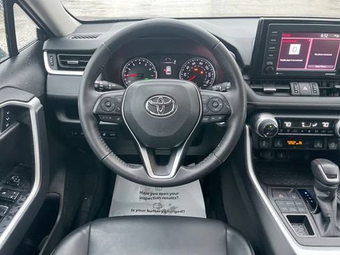 Used 2022 Toyota RAV4 XLE Premium AWD/4WD image 23