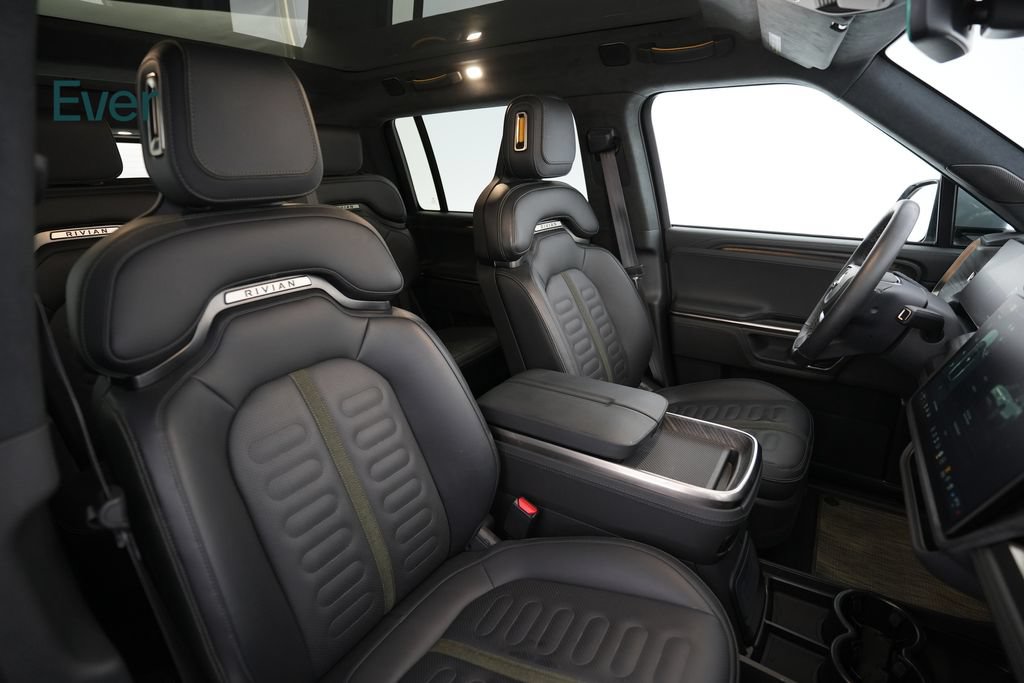 Used 2024 Rivian R1S Adventure Dual AWD/4WD image 23