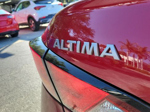 Certified 2023 Nissan Altima 2.5 SR AWD/4WD image 9