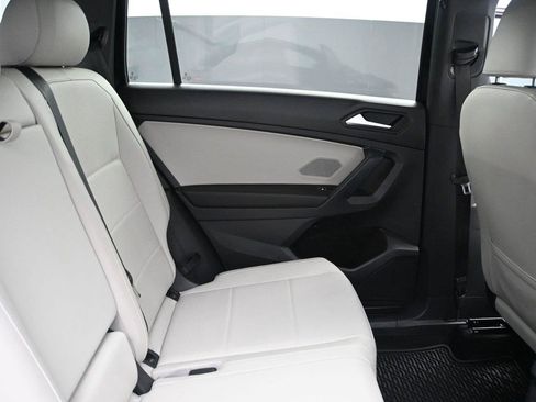 Used 2021 Volkswagen Tiguan SE R-Line AWD/4WD image 18