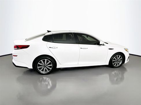 Used 2020 Kia Optima Premium image 8