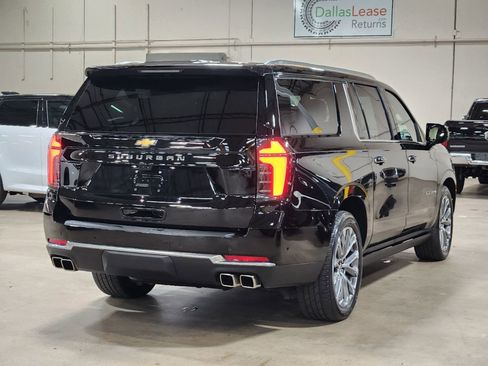 Used 2025 Chevrolet Suburban High Country AWD/4WD image 8