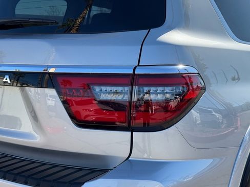 Used 2024 Nissan Armada SV image 23